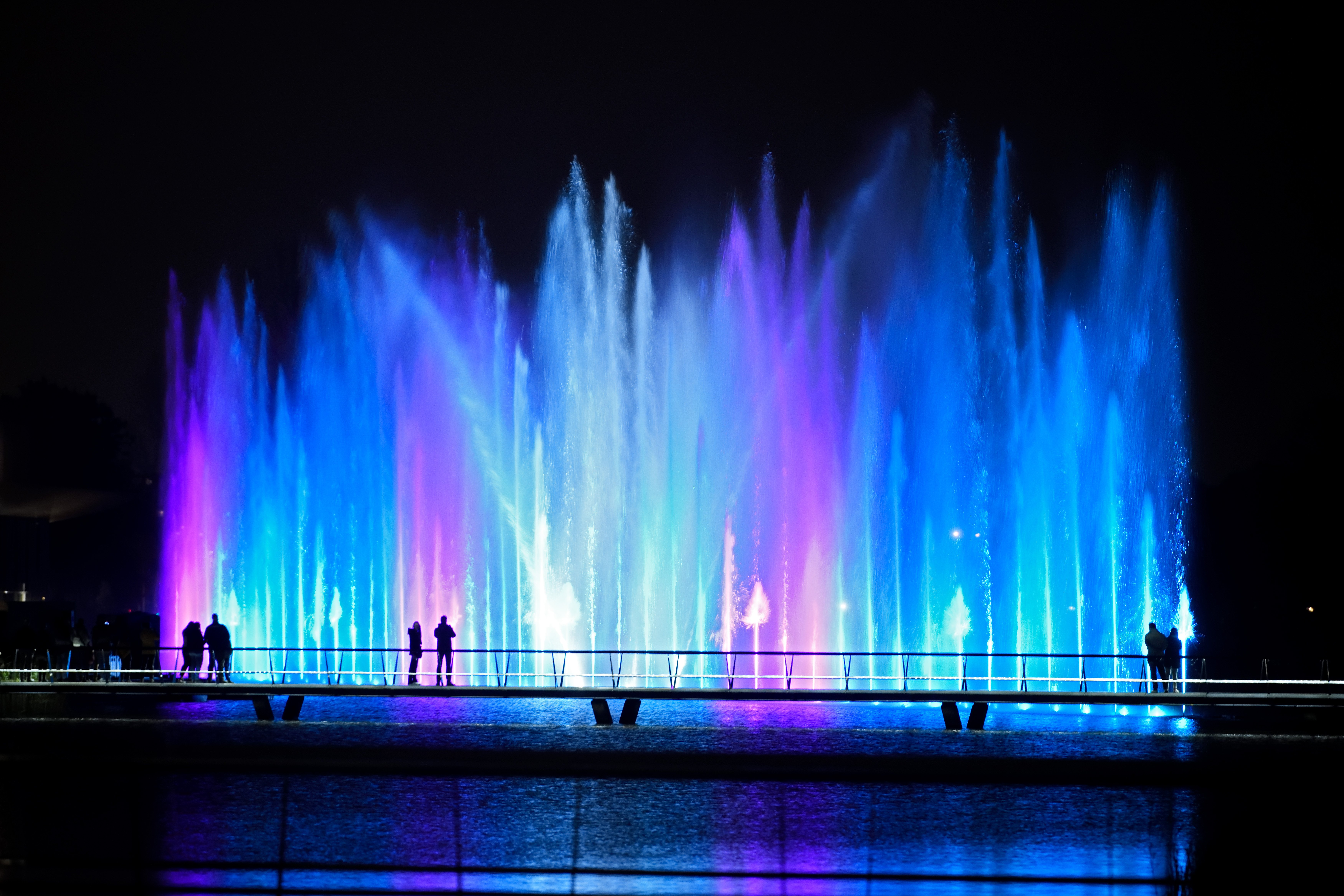 GLOW2021_The Water Wall_BvOF_01_HR