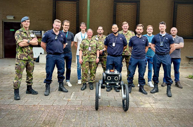MINDbase robot