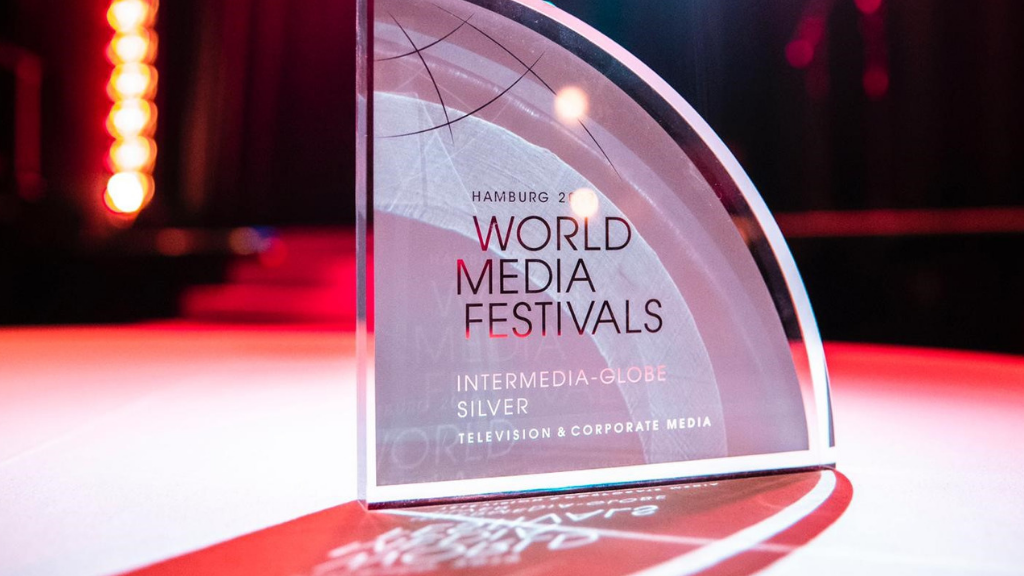 Docu Curious Tom over high tech in Eindhoven beloond met internationale award